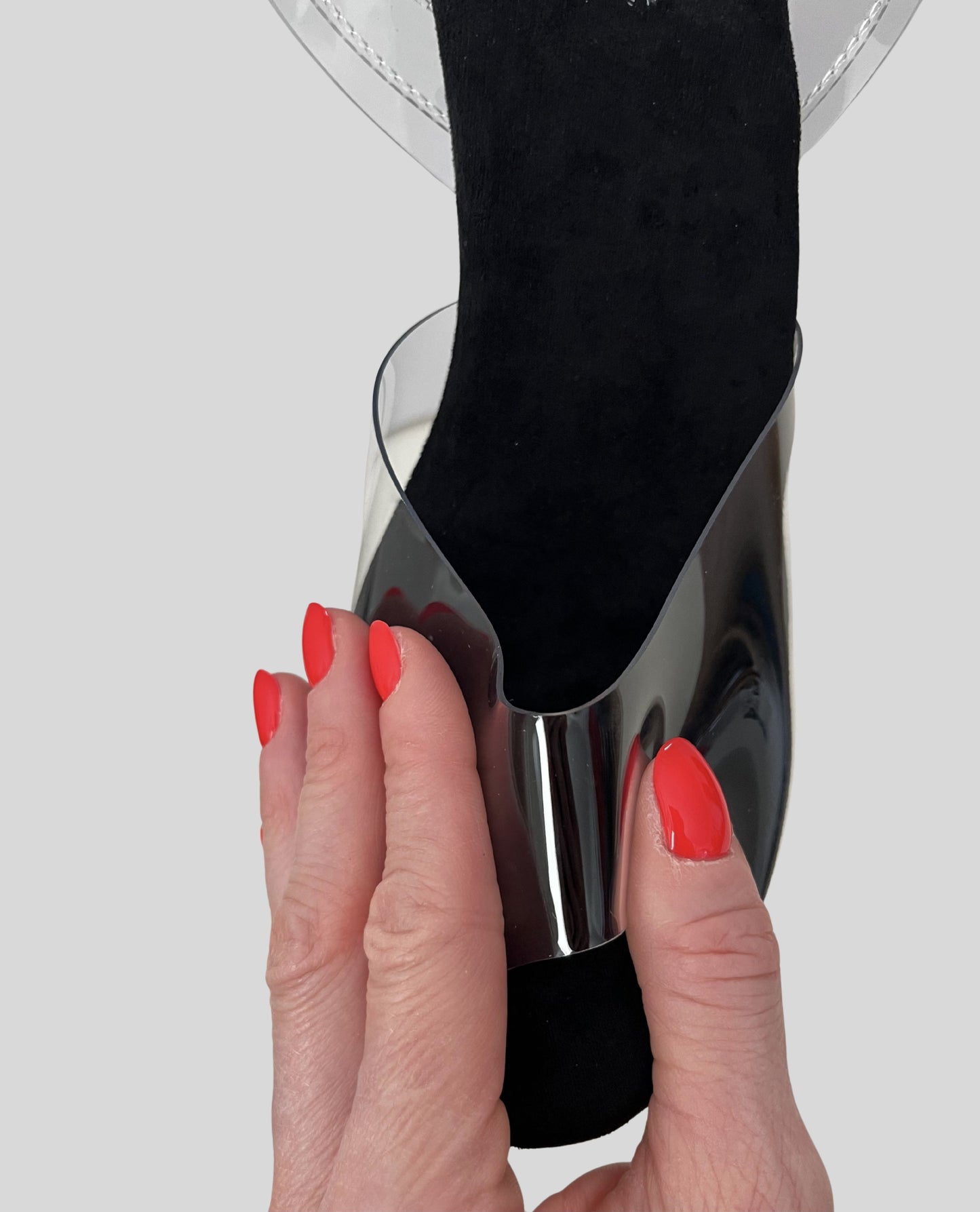Transparente Pole Heels mit weichen Silikonriemen für komfortablen Halt